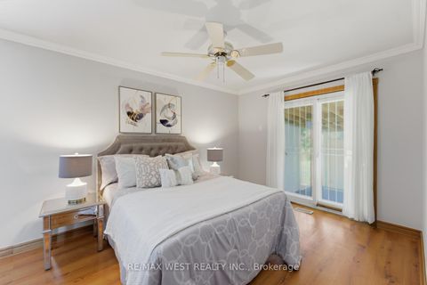 Photo 9 at 37 Beaumonde Heights Drive, Beaumonde Heights, Toronto