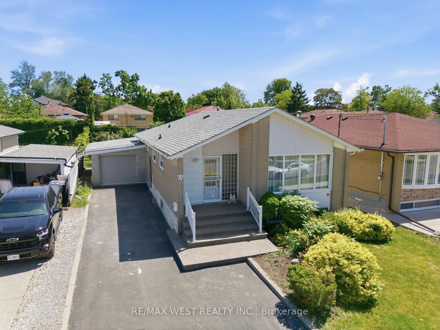 37 Beaumonde Heights Drive, Beaumonde Heights, Toronto photo number 2