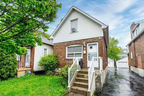 Photo 3 at 8 Savoy Avenue, Lumsden, Toronto