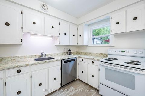 Photo 12 at 8 Savoy Avenue, Lumsden, Toronto