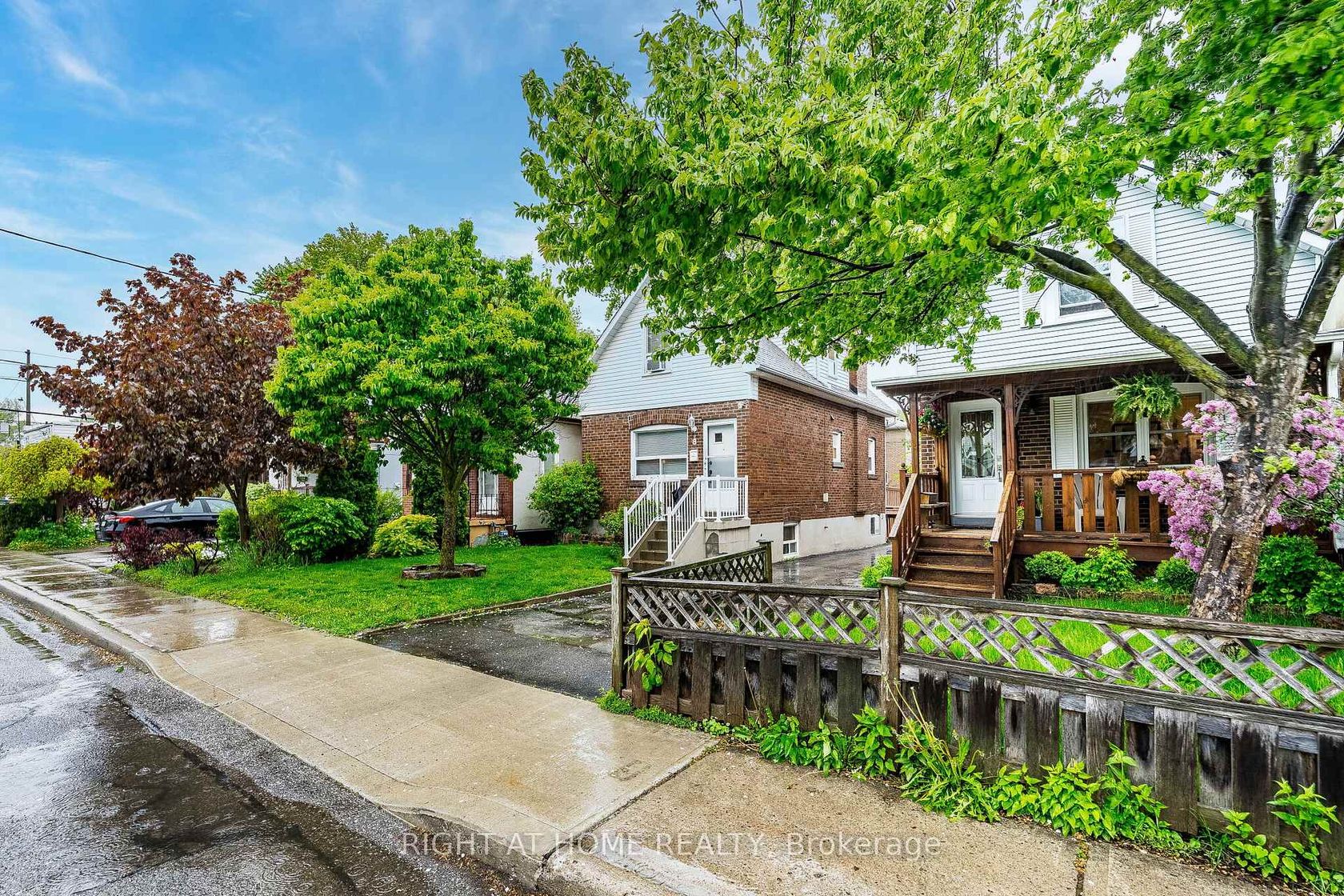 8 Savoy Avenue, Lumsden, Toronto photo 3