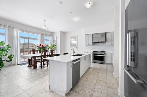 Photo 10 at 51 Hydrangea Hollow, Holland Landing, East Gwillimbury
