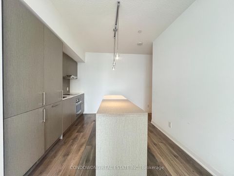 Photo 4 at 4905 - 100 Harbour Street, Waterfront Communities C1, Toronto