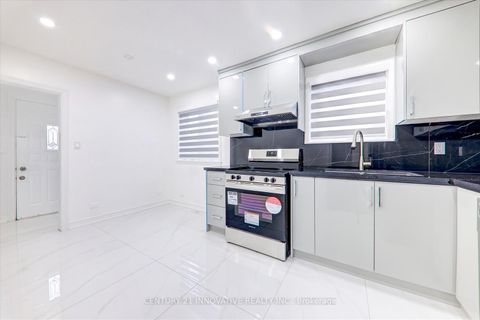 Photo 7 at 35 Cotton Avenue, Birchmount, Toronto
