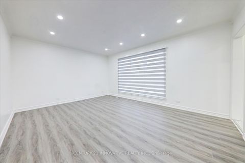 Photo 8 at 35 Cotton Avenue, Birchmount, Toronto