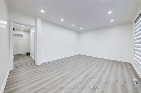 Photo 10 at 35 Cotton Avenue, Birchmount, Toronto