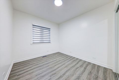 Photo 11 at 35 Cotton Avenue, Birchmount, Toronto