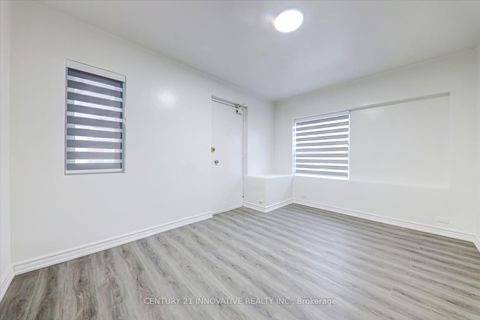 Photo 13 at 35 Cotton Avenue, Birchmount, Toronto