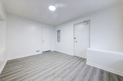 Photo 14 at 35 Cotton Avenue, Birchmount, Toronto