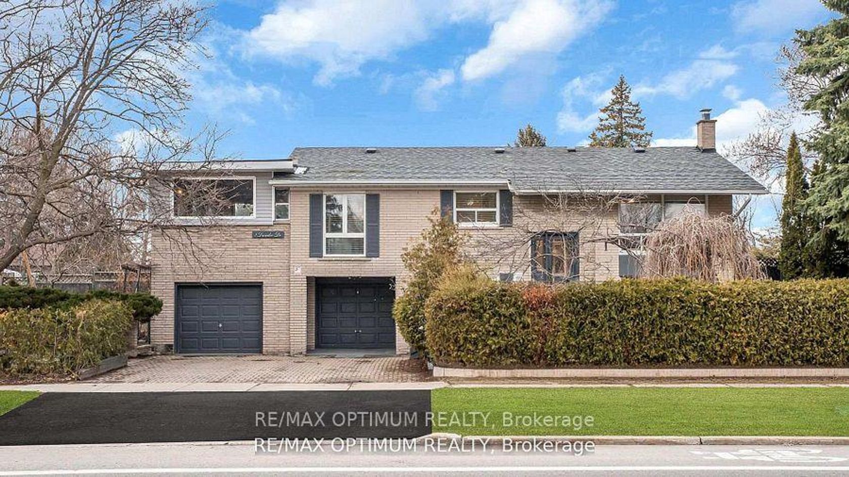 1 Dundee Drive, York University Heights, Toronto photo 6