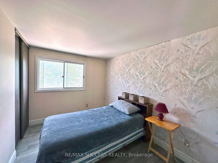 Photo 1 at 571 Minette Circle, Mississauga Valleys, Mississauga