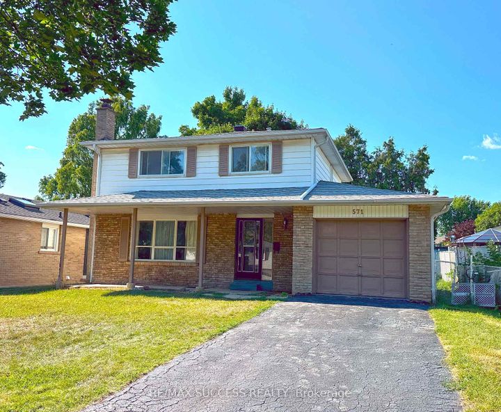 Photo 5 at 571 Minette Circle, Mississauga Valleys, Mississauga