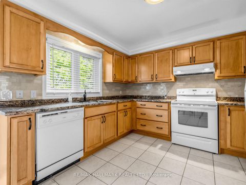 Photo 11 at 15A - 81 Northern Heights Drive, Langstaff, Richmond Hill