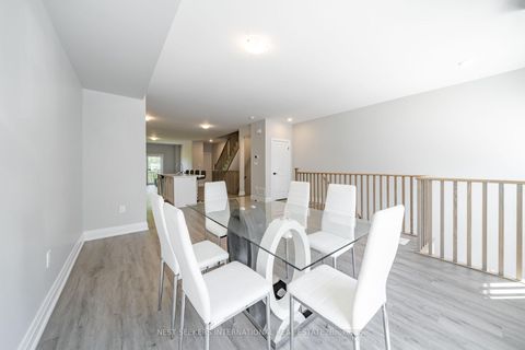 Photo 2 at 1486 Purchase Place, Lefroy, Innisfil
