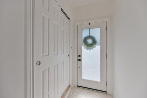 Photo 3 at 93 Coleridge Avenue, Lumsden, Toronto