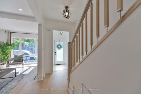 Photo 5 at 93 Coleridge Avenue, Lumsden, Toronto