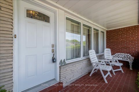 Photo 2 at 44 Margaret Avenue, Pleasant View, Toronto