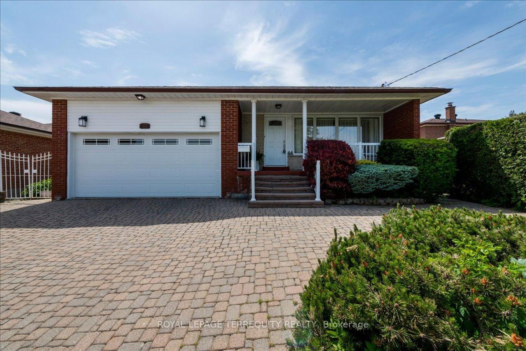 44 Margaret Avenue, Pleasant View, Toronto photo number 2