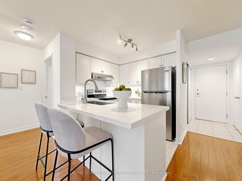 Photo 11 at 1111 - 2 Rean Drive, Bayview Village, Toronto