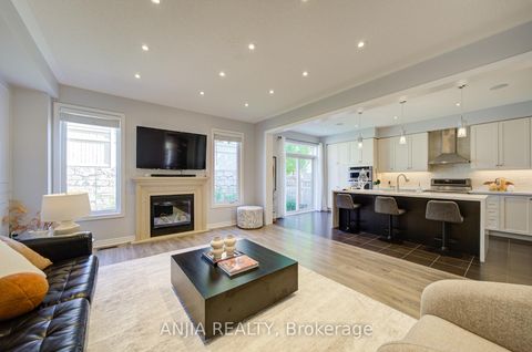 Photo 13 at 8 Beckett Avenue, Berczy, Markham