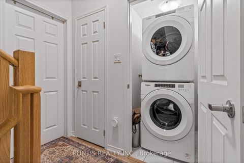 Photo 12 at 12 - 20 Woodstream Drive, Clairville, Toronto