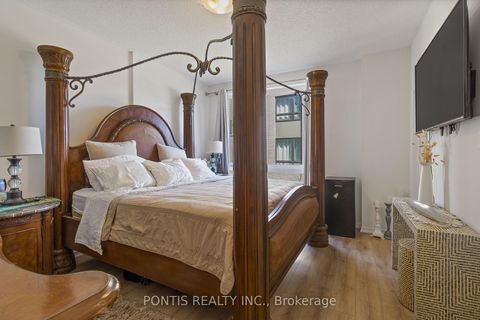 Photo 18 at 12 - 20 Woodstream Drive, Clairville, Toronto