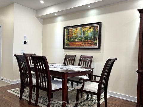 Photo 4 at 11 Kohl Street, Oak Ridges Lake Wilcox, Richmond Hill
