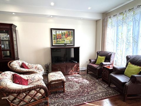Photo 7 at 11 Kohl Street, Oak Ridges Lake Wilcox, Richmond Hill