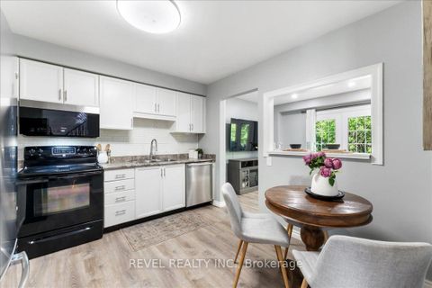 Photo 3 at 113 Galbraith Court, Bowmanville, Clarington