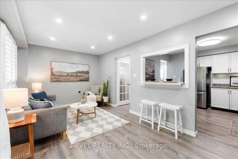 Photo 10 at 113 Galbraith Court, Bowmanville, Clarington