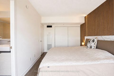 Photo 4 at 717 - 72 Esther Shiner Boulevard, Bayview Village, Toronto