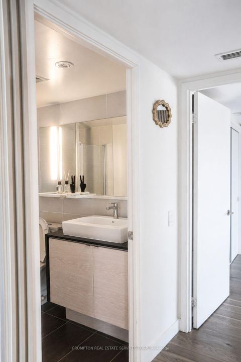 Photo 6 at 717 - 72 Esther Shiner Boulevard, Bayview Village, Toronto