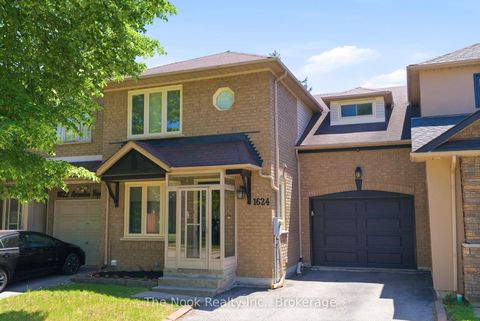 Photo 1 at 1624 Arcadia Square, Amberlea, Pickering
