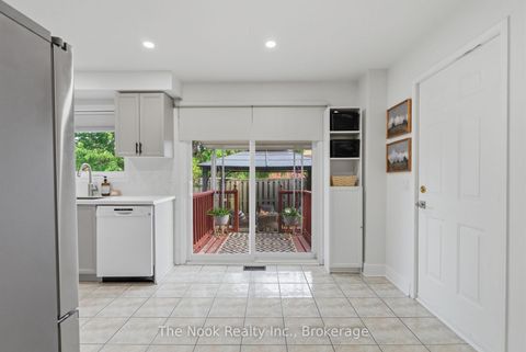Photo 14 at 1624 Arcadia Square, Amberlea, Pickering