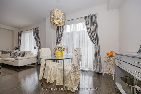 Photo 10 at 25 Helliwell Crescent, Oak Ridges Lake Wilcox, Richmond Hill