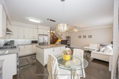 Photo 11 at 25 Helliwell Crescent, Oak Ridges Lake Wilcox, Richmond Hill
