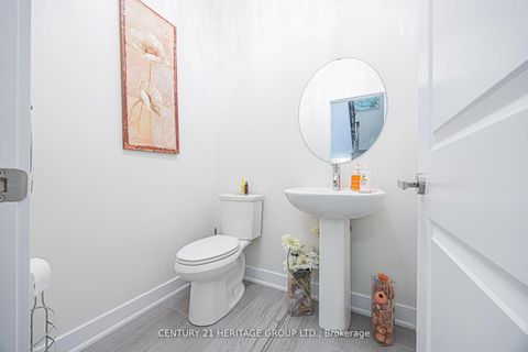 Photo 17 at 25 Helliwell Crescent, Oak Ridges Lake Wilcox, Richmond Hill