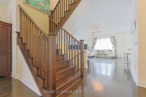 Photo 18 at 25 Helliwell Crescent, Oak Ridges Lake Wilcox, Richmond Hill