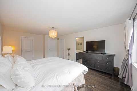 Photo 22 at 25 Helliwell Crescent, Oak Ridges Lake Wilcox, Richmond Hill