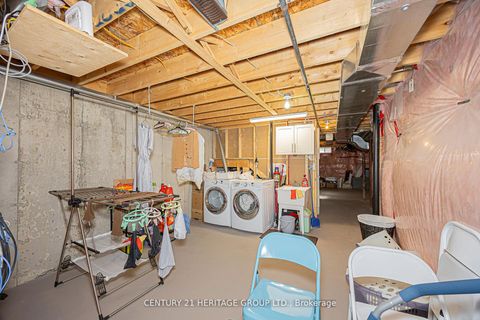 Photo 45 at 25 Helliwell Crescent, Oak Ridges Lake Wilcox, Richmond Hill