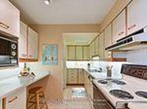 Photo 2 at PH 8 - 284 Mill Road, Markland Wood, Toronto