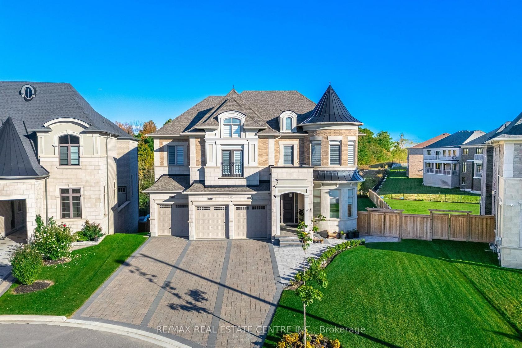 67 Rolling Green Court, Kleinburg, Vaughan photo number 2