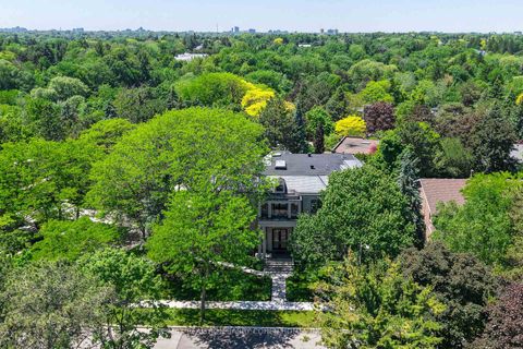 Photo 2 at 27 Penwood Crescent, Don Mills, Toronto