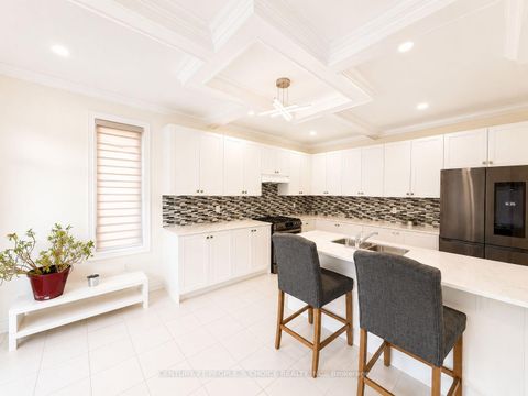Photo 34 at 64 Coldwell Bay Circle, Kleinburg, Vaughan