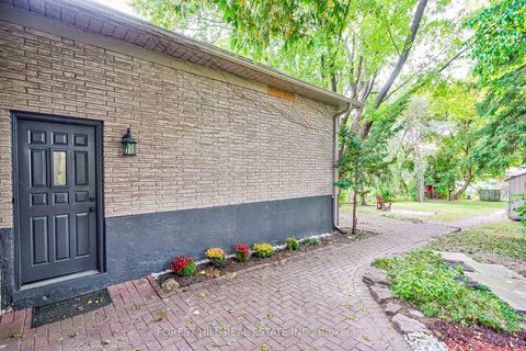 Photo 17 at 60 Hillview Drive, London, Newmarket
