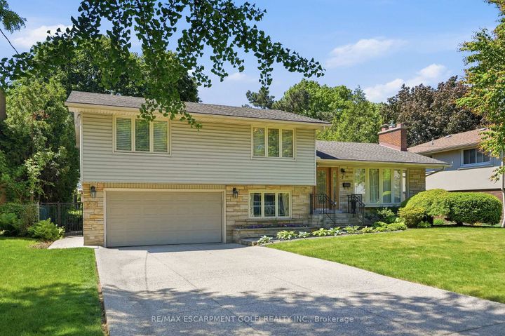 Photo 1 at 7 Braemar Place, Mohawk, Hamilton