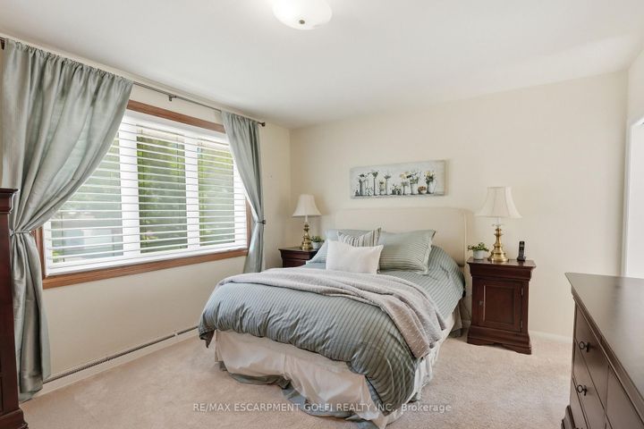 Photo 12 at 7 Braemar Place, Mohawk, Hamilton