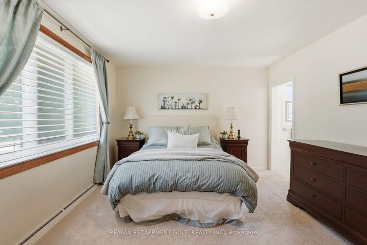 Photo 13 at 7 Braemar Place, Mohawk, Hamilton