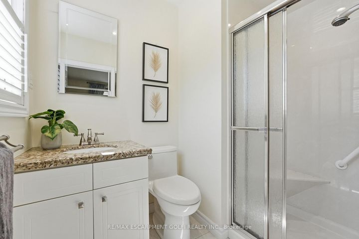 Photo 15 at 7 Braemar Place, Mohawk, Hamilton