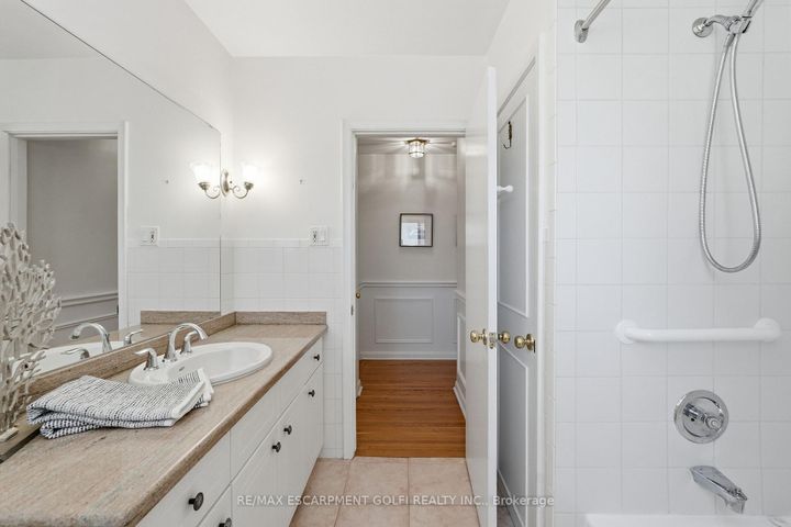 Photo 22 at 7 Braemar Place, Mohawk, Hamilton